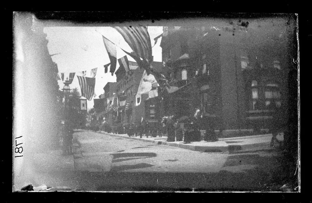 Columbia Street, Brooklyn, photograph by George Bradford Brainerd, c. 1872–1887