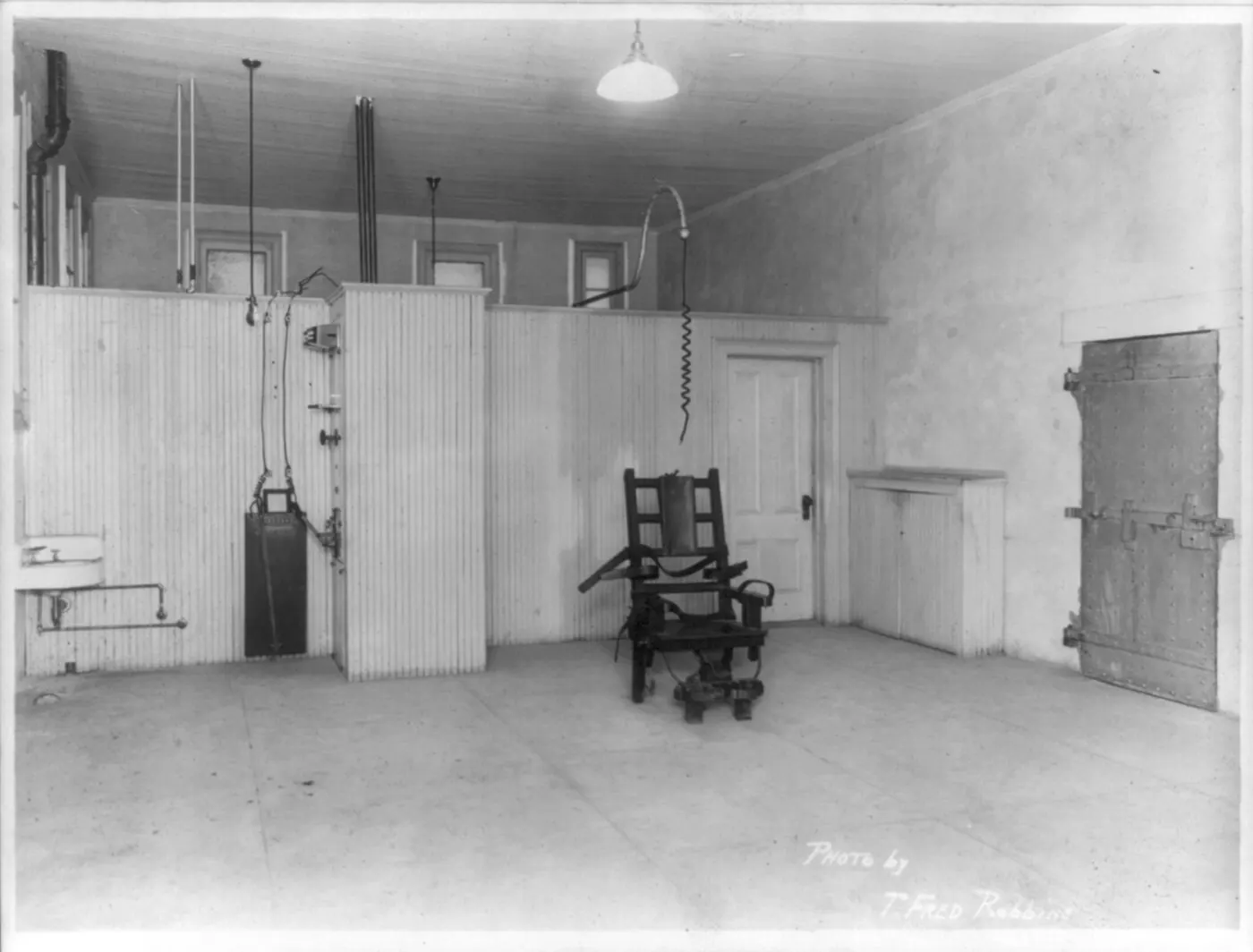 The new electrocution chamber at Sing Sing Prison, photographed in 1915
